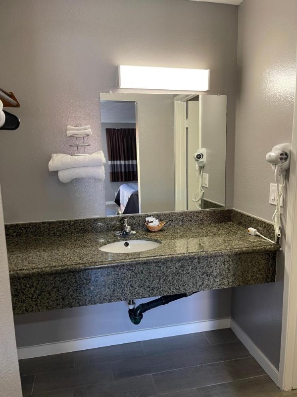 El Segundo Inn image 16